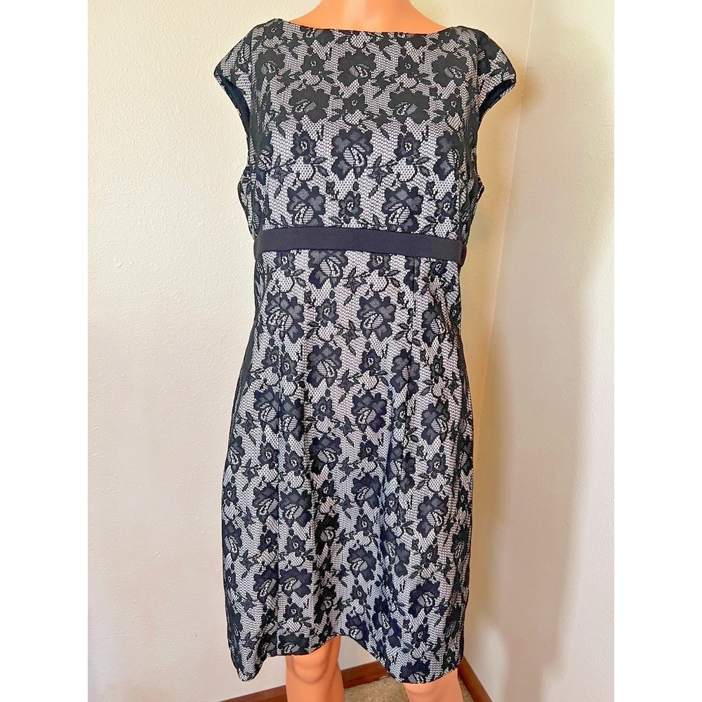 Chaps Black White Floral Lace‎ Sheath Dress Size 10 Cap Sleeve Office to Evening